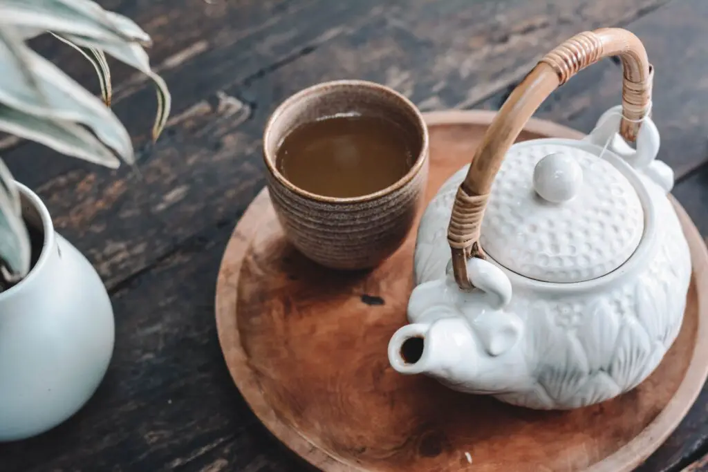 10 Delicious Teas and Broths to Turbo-Charge Your Immune System