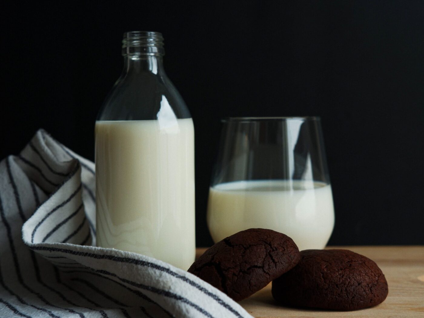 is-skim-milk-vegan-unveiling-the-truth-behind-dairy-alternatives